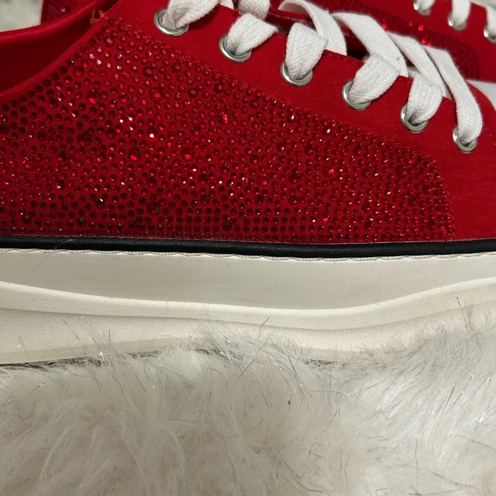 NEW Wild Pair Size 12W, Stylish Red Low-topS neakers for Women
